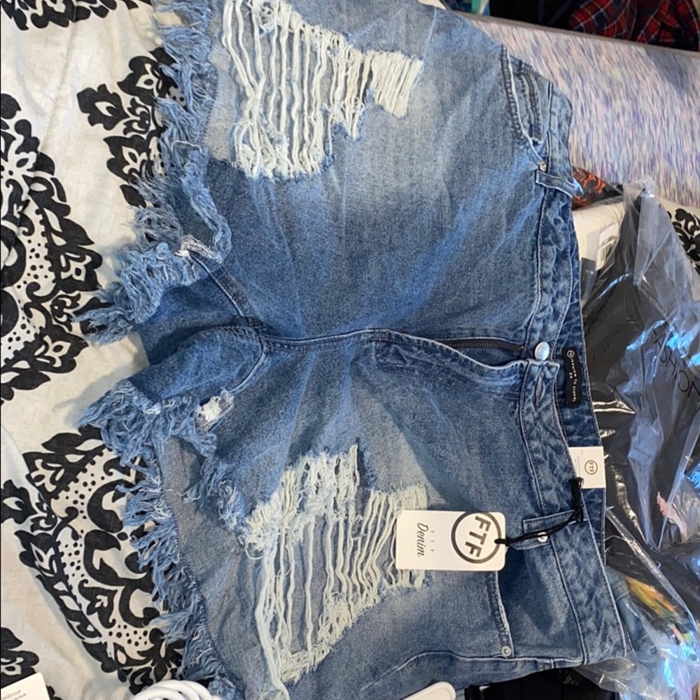 Distressed shorts